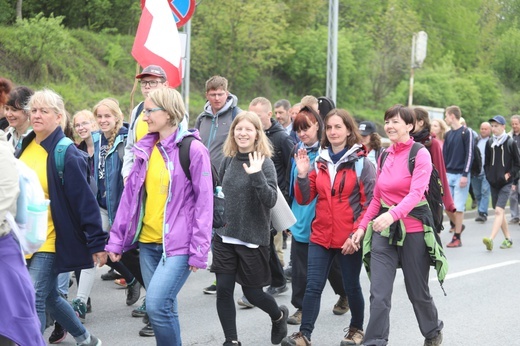 7. pielgrzymka dotarła z Hałcnowa do Łagiewnik - 2019