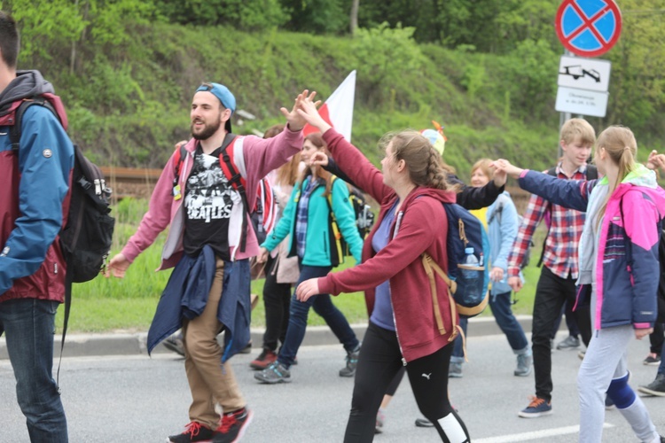 7. pielgrzymka dotarła z Hałcnowa do Łagiewnik - 2019