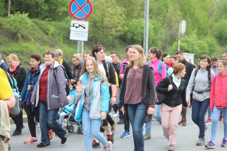 7. pielgrzymka dotarła z Hałcnowa do Łagiewnik - 2019