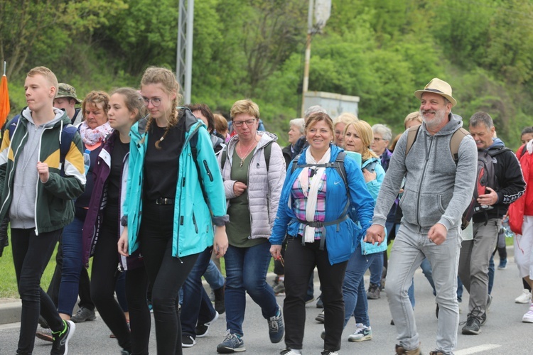 7. pielgrzymka dotarła z Hałcnowa do Łagiewnik - 2019