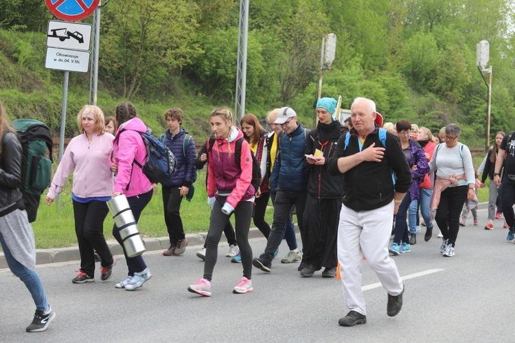 7. pielgrzymka dotarła z Hałcnowa do Łagiewnik - 2019