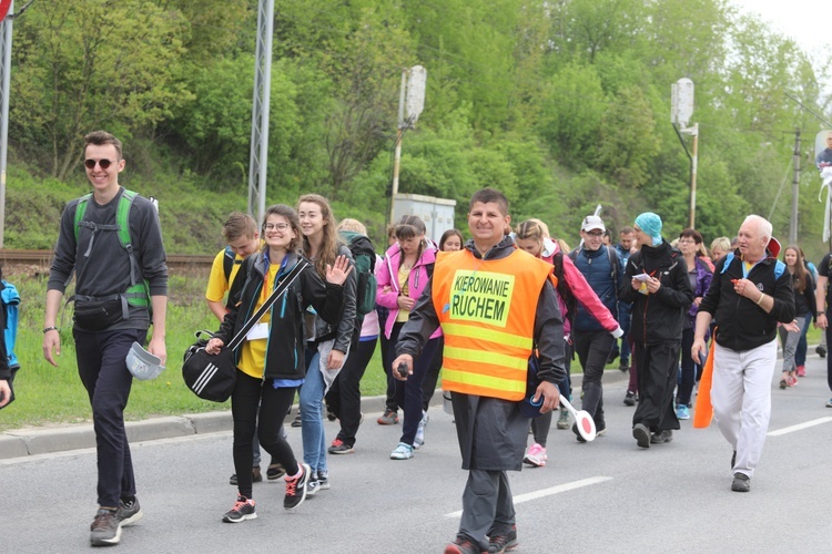 7. pielgrzymka dotarła z Hałcnowa do Łagiewnik - 2019