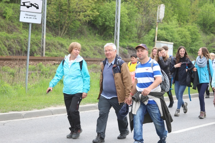 7. pielgrzymka dotarła z Hałcnowa do Łagiewnik - 2019