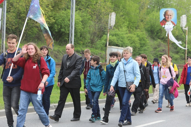 7. pielgrzymka dotarła z Hałcnowa do Łagiewnik - 2019