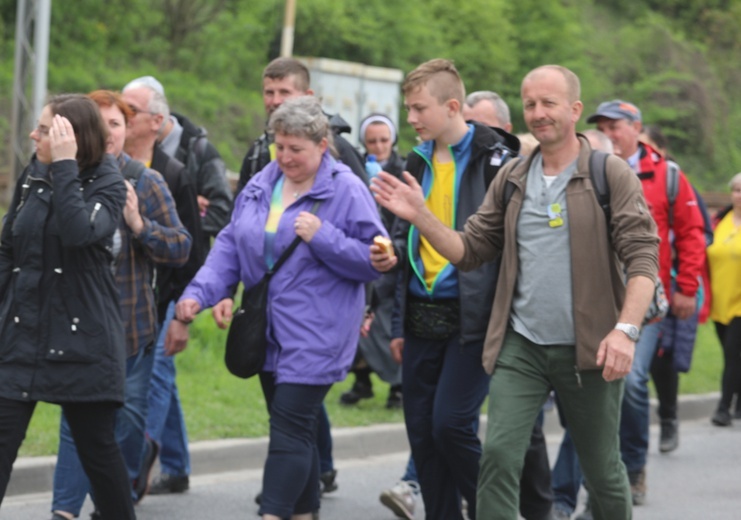 7. pielgrzymka dotarła z Hałcnowa do Łagiewnik - 2019