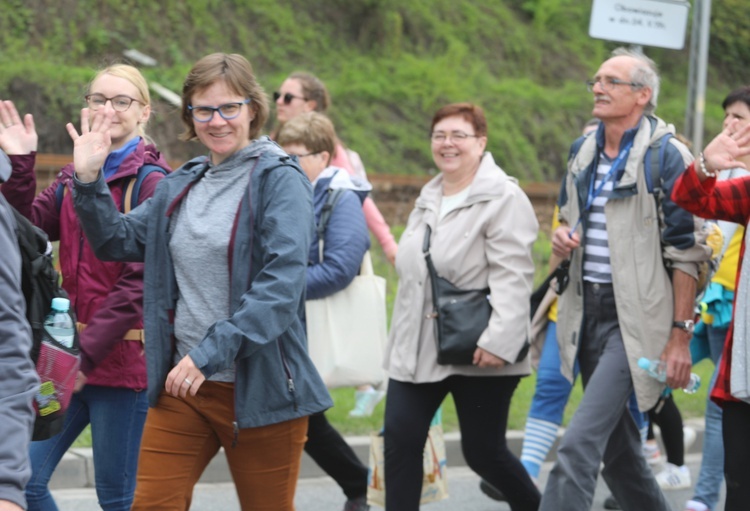 7. pielgrzymka dotarła z Hałcnowa do Łagiewnik - 2019