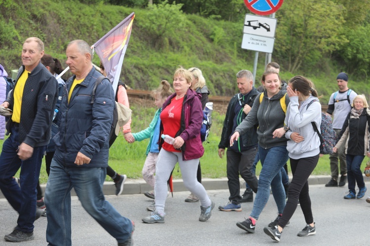 7. pielgrzymka dotarła z Hałcnowa do Łagiewnik - 2019