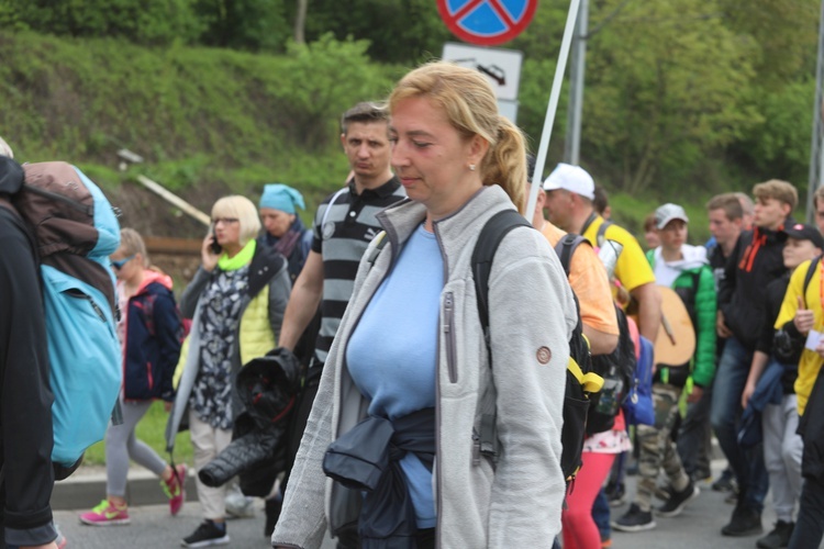 7. pielgrzymka dotarła z Hałcnowa do Łagiewnik - 2019