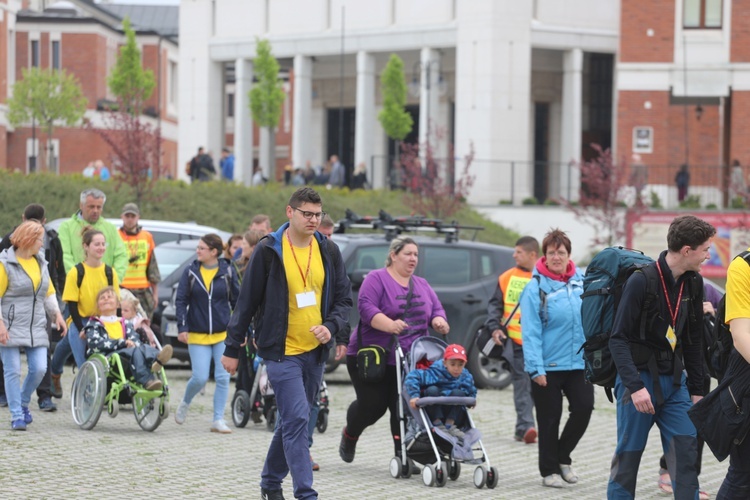 7. pielgrzymka dotarła z Hałcnowa do Łagiewnik - 2019