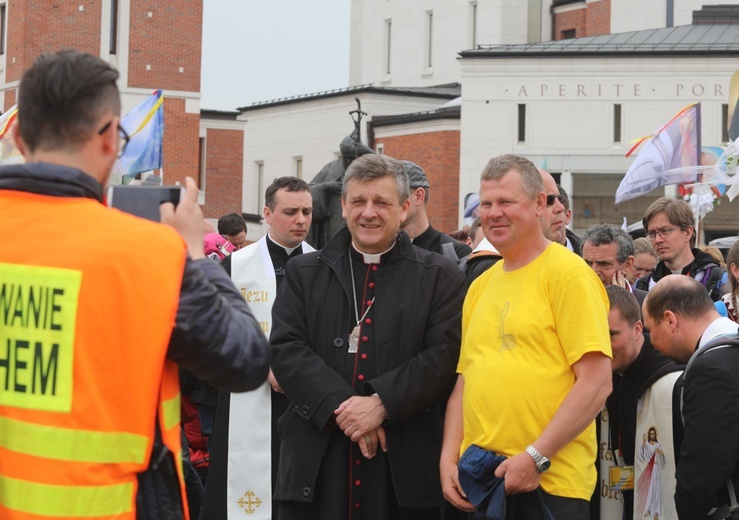 7. pielgrzymka dotarła z Hałcnowa do Łagiewnik - 2019