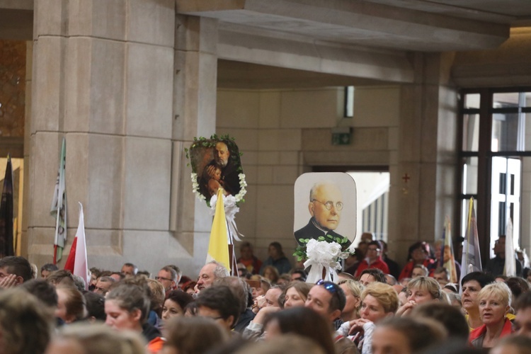 7. pielgrzymka dotarła z Hałcnowa do Łagiewnik - 2019