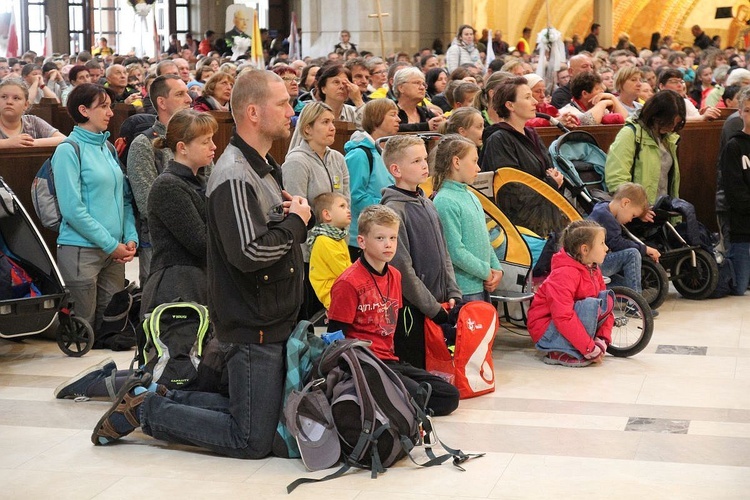 Pielgrzymi łagiewniccy dotarli do Centrum św. Jana Pawła II - 2019