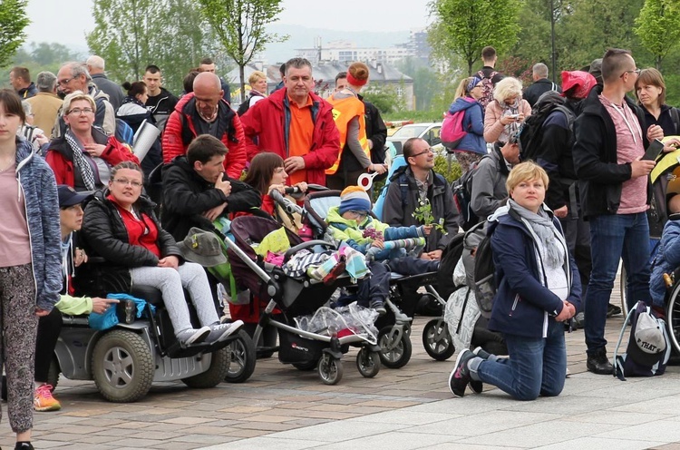 Pielgrzymi łagiewniccy dotarli do Centrum św. Jana Pawła II - 2019