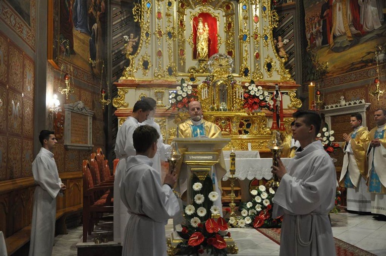 Maturzyści z Podhala u MB Ludźmierskiej 