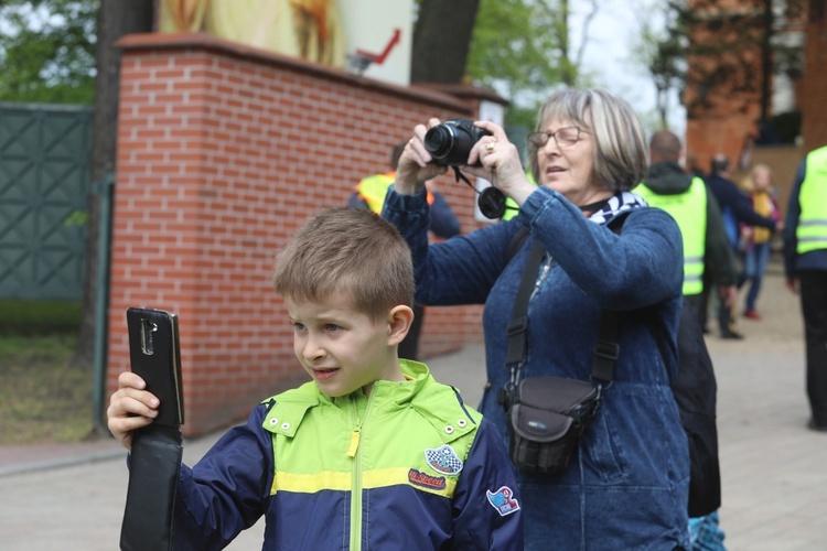 Łagiewniccy pielgrzymi u św. Faustyny i na Mszy św. w bazylice - 2019 