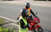 Tata, syn i córka - rodzina pielgrzymkowych pilotów na motocyklach