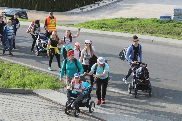 Powitanie 7. pielgrzymki łagiewnickiej w Wysokiej - 2019