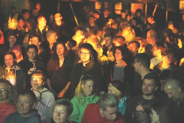 Pielgrzymo-tańce ze Straconką i adoracja z Fausystemem w Wysokiej - 2019