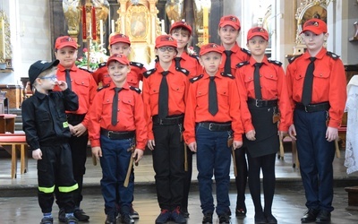 Jednostka OSP Łęczyca wzbogaciła się o Młodzieżową Drużynę Pożarniczą.