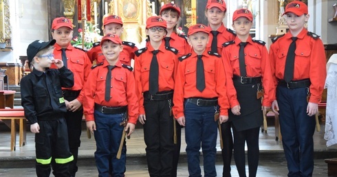 Jednostka OSP Łęczyca wzbogaciła się o Młodzieżową Drużynę Pożarniczą.
