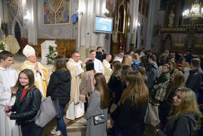 Modlitwa za maturzystów w katedrze w Radomiu