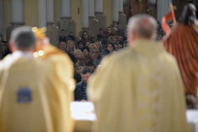 Modlitwa za maturzystów w katedrze w Radomiu