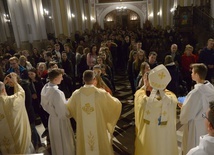 Na zakończenie maturzyści otrzymali indywidualne błogosławieństwo na czas egzaminów.