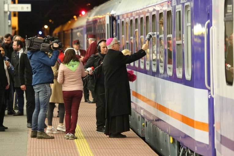 Katowice. Wyruszyli do Lourdes po zdrowie