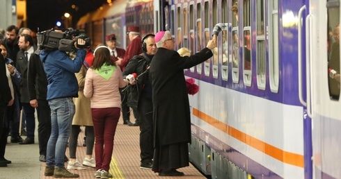 Katowice. Wyruszyli do Lourdes po zdrowie