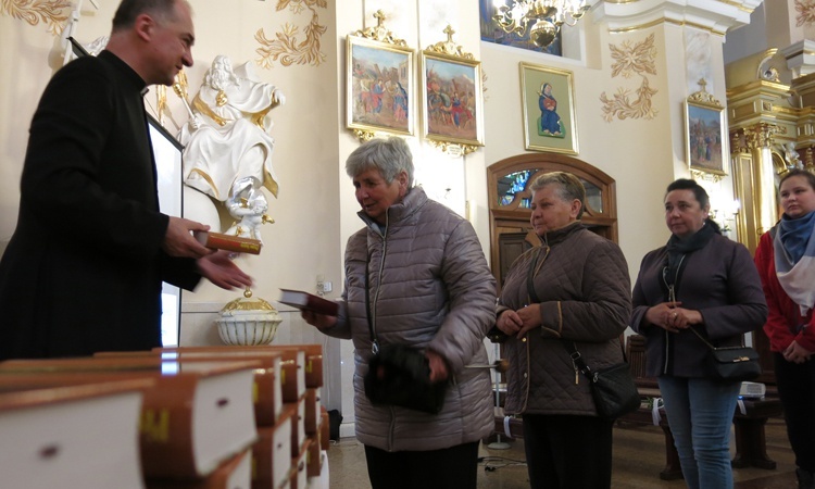 Czytanie Biblii w Hałcnowie