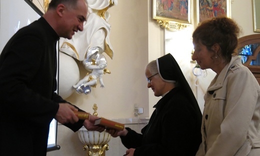 Czytanie Biblii w Hałcnowie