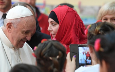 Papież: Świat migrantów i uchodźców jak krzyż ludzkości