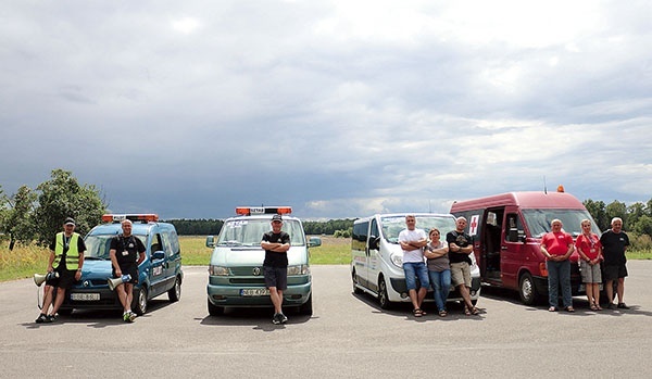 Pielgrzymkową ekipę tworzą nie tylko osoby, które idą do Matki Bożej, ale i ci, którzy dbają o bezpieczeństwo wędrujących.