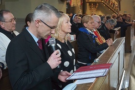 ▲	Nauczyciele religii dokonali aktu zawierzenia Maryi.