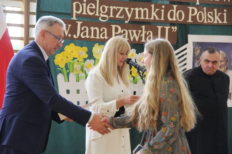 Konkurs o Janie Pawle II w Błoniu