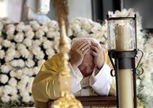 Jan Paweł II był głęboko przekonany, że ocalenie życia w czasie zamachu  13 maja 1981 r. zawdzięcza Matce Boskiej Fatimskiej.