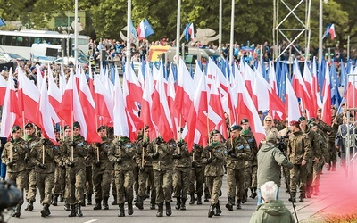 2 tysiące żołnierzy uczestniczyło w defiladzie „Silni w sojuszach”.