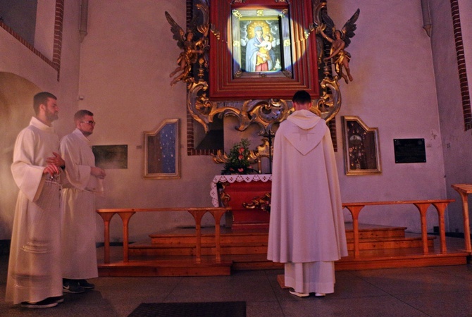 Akatyst ku czci Bogurodzicy u dominikanów