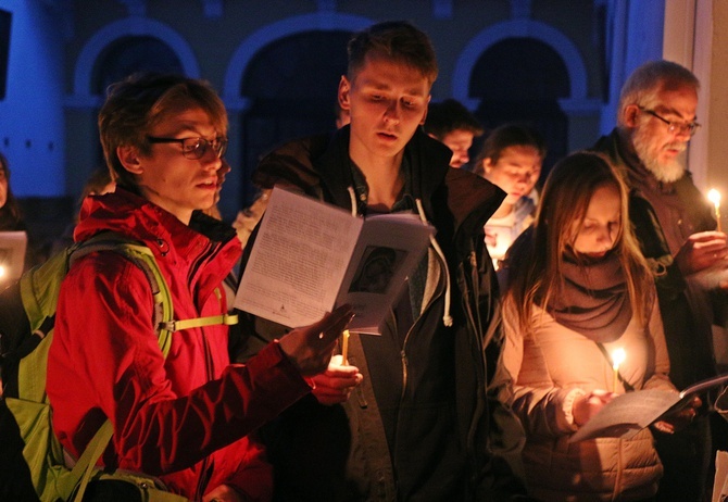 Akatyst ku czci Bogurodzicy u dominikanów