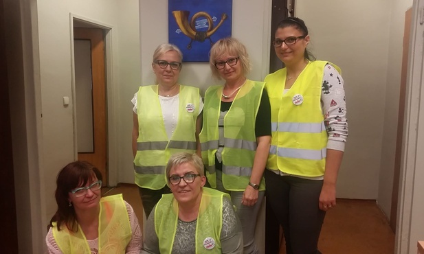 Śląskie: protest żółtych kamizelek na poczcie
