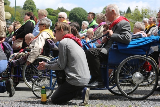 Crucem Tuam adoramus Domine