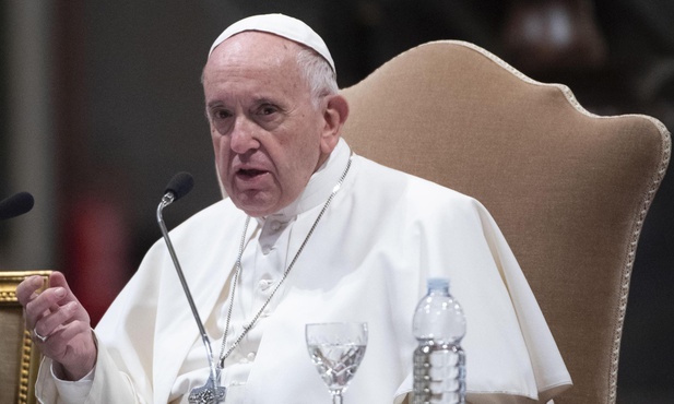 Papież: Jest tam więcej pracowników niż w Watykanie, a diecezja ta z każdym dniem oddala się coraz bardziej od Jezusa