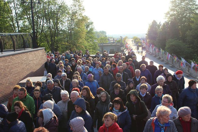 Z Klimontowa na Jasną Górą