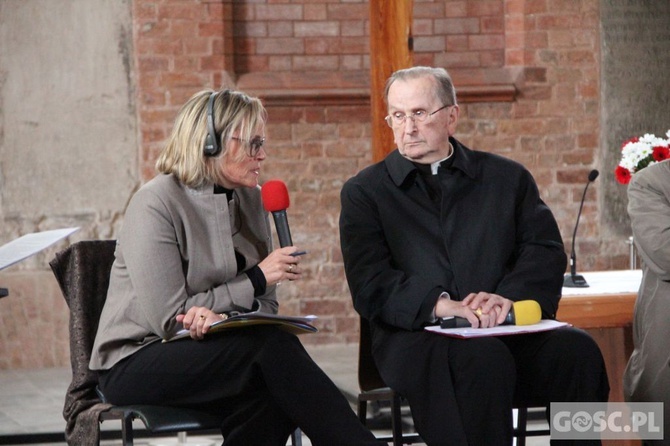 Debata polskich i niemieckich biskupów o pokoju