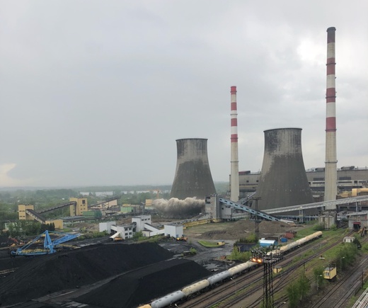 Będzin. Wysadzenie chłodni kominowej