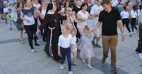 Plac Chrobrego w Bielsku-Białej znów będzie gościł tancerzy wszystkich pokoleń.