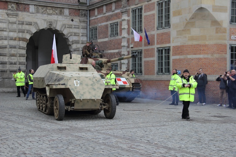 Defilada Zwycięstwa przeszła ulicami Gdańska