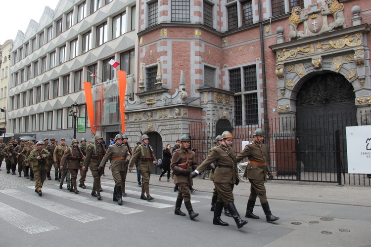 Defilada Zwycięstwa przeszła ulicami Gdańska