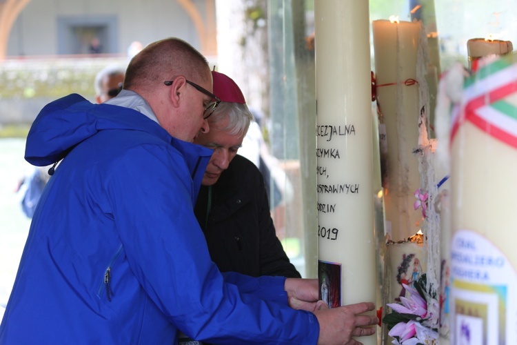 Żegnaj, Piękna Pani z Lourdes 