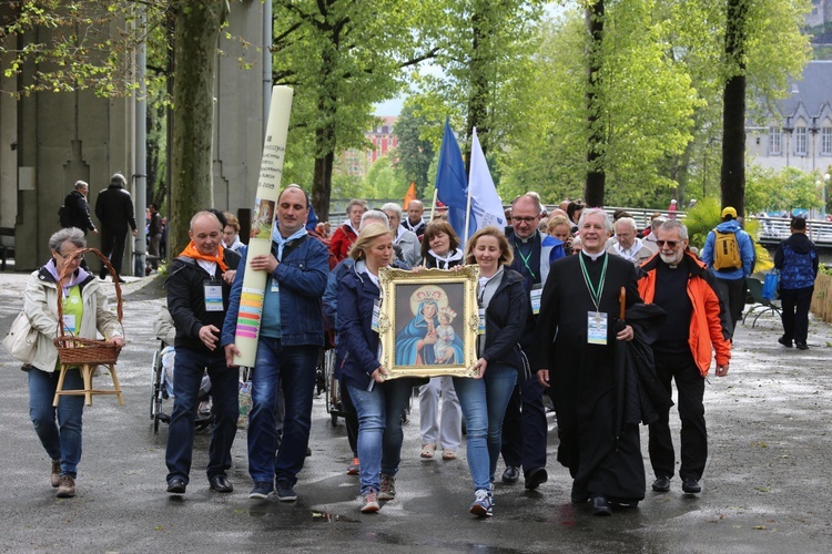 Żegnaj, Piękna Pani z Lourdes 